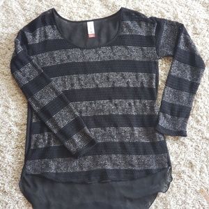 No boundaries long sleeve shear top